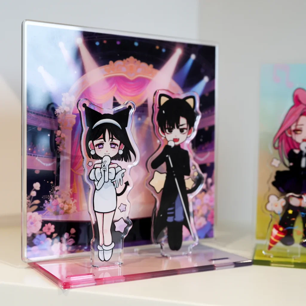 How Acrylic Standees Enhance Desk, Shelf, and Store Displays